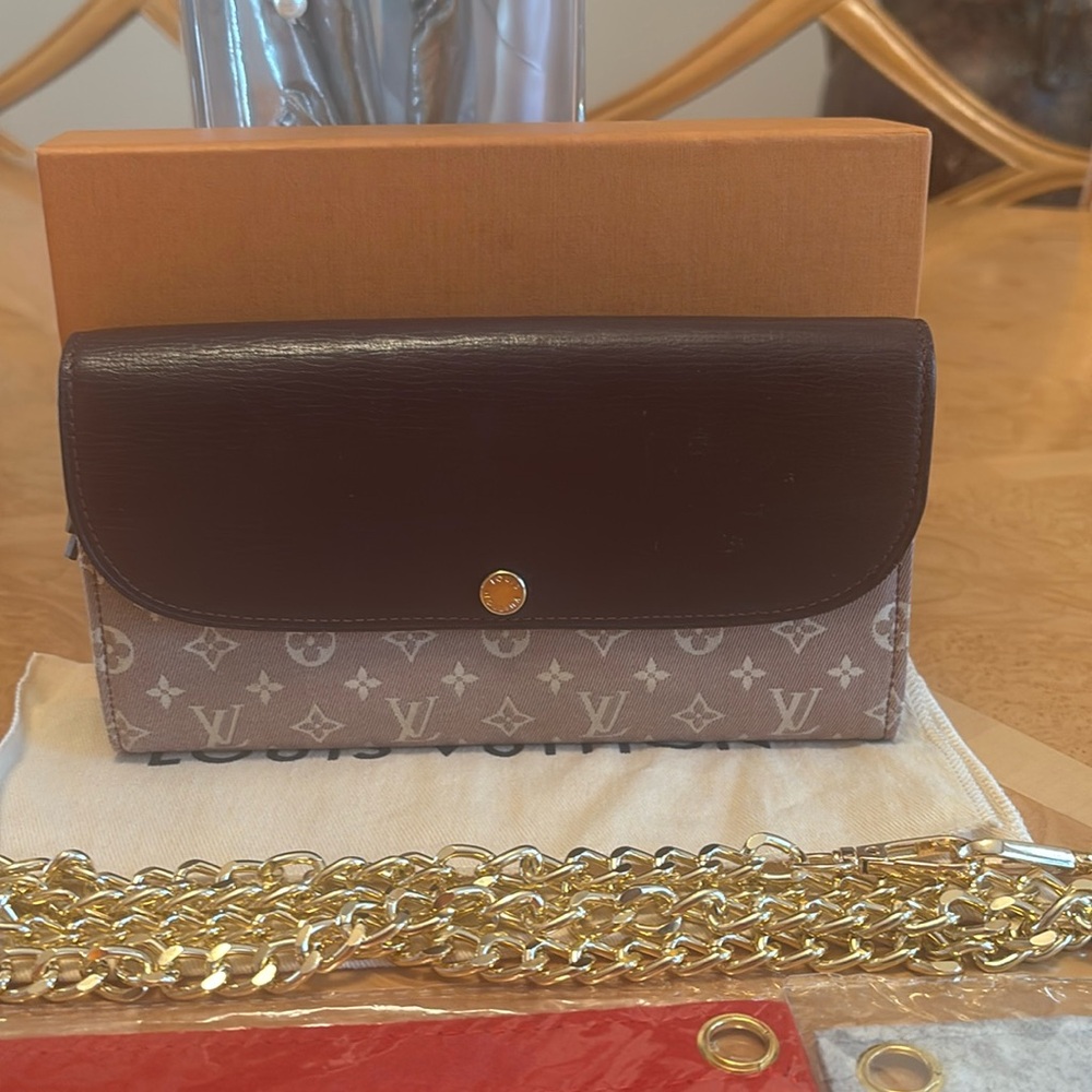Louis Vuitton Rare Mini Lin Sarah Wallet $600